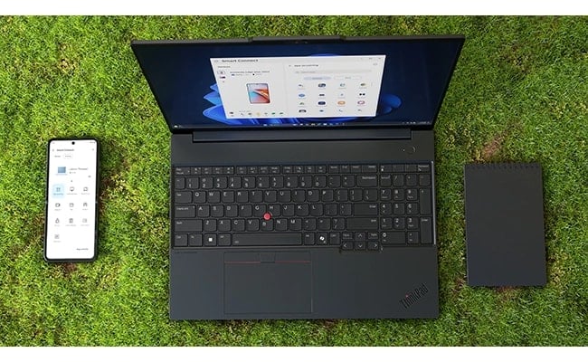 L'ordinateur portable Lenovo ThinkPad E16 Gen 3 (16" Intel) offre une connectivité fluide grâce à des ports polyvalents et une connexion Wi-Fi rapide pour un fonctionnement en toute fluidité.