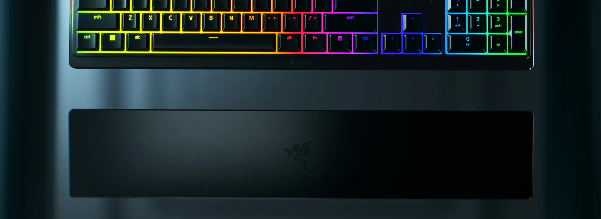 Ornata V3 - REPOSE-POIGNET MAGN&Eacute;TIQUE AU TOUCHER DOUX