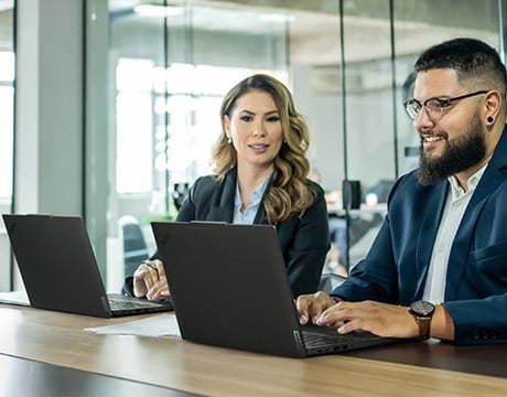 L'écran 14&nbsp;pouces facilite la collaboration sur l'ordinateur portable Lenovo ThinkPad T14 Gen&nbsp;6.