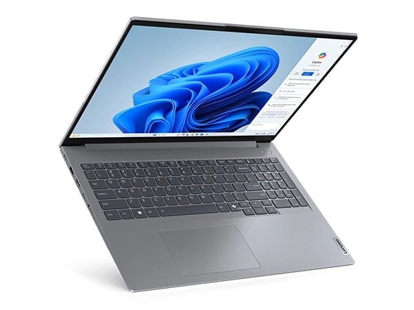 Ordinateur portable Lenovo ThinkBook 16 Gen 7 flottant, ouvert à 90 degrés, posé à la verticale sur le cadre inférieur avant.