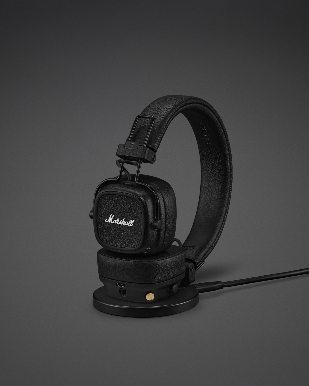 Casque supra-auriculaire Marshall Major V Black à chargement sans fil.