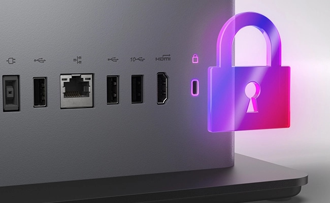 Vue arrière, montrant plusieurs ports, d’un ordinateur de bureau moderne, le Lenovo ThinkCentre Neo 50a Gen 5 (27 pouces Intel).