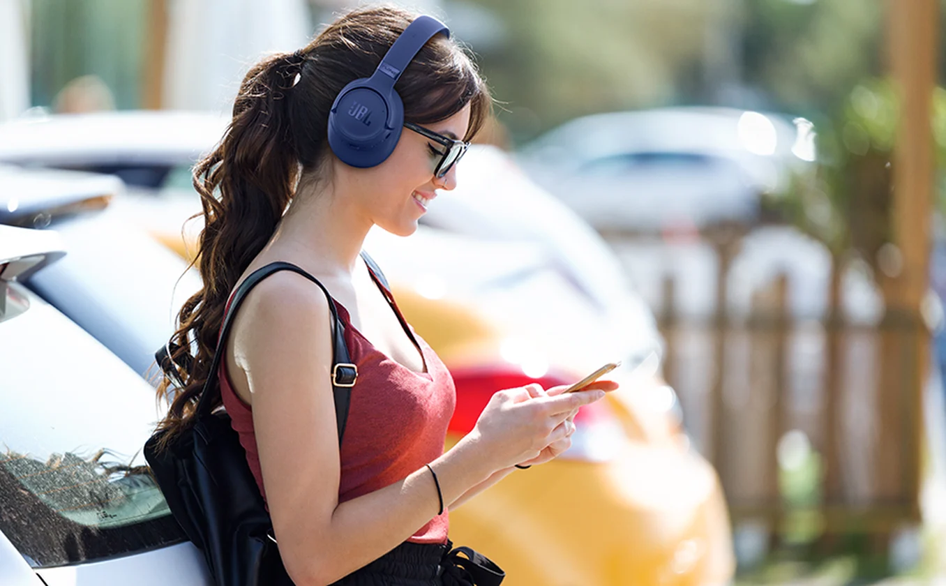JBL Tune 780NC 2&nbsp;micros avec technologie de formation de faisceaux pour des appels parfaits - Image