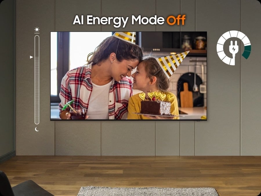 Lorsque le mode Économie d’énergie avec IA est désactivé, l’environnement autour du téléviseur est lumineux. Un écran de smartphone affichant le mode Économie d’énergie avec IA apparaît et passe de la position Arrêt à la position Marche. Avec la luminosité adaptative et le mode Économie d’énergie avec IA activés, le niveau d’énergie diminue considérablement et l’échelle passe du jour à la nuit.