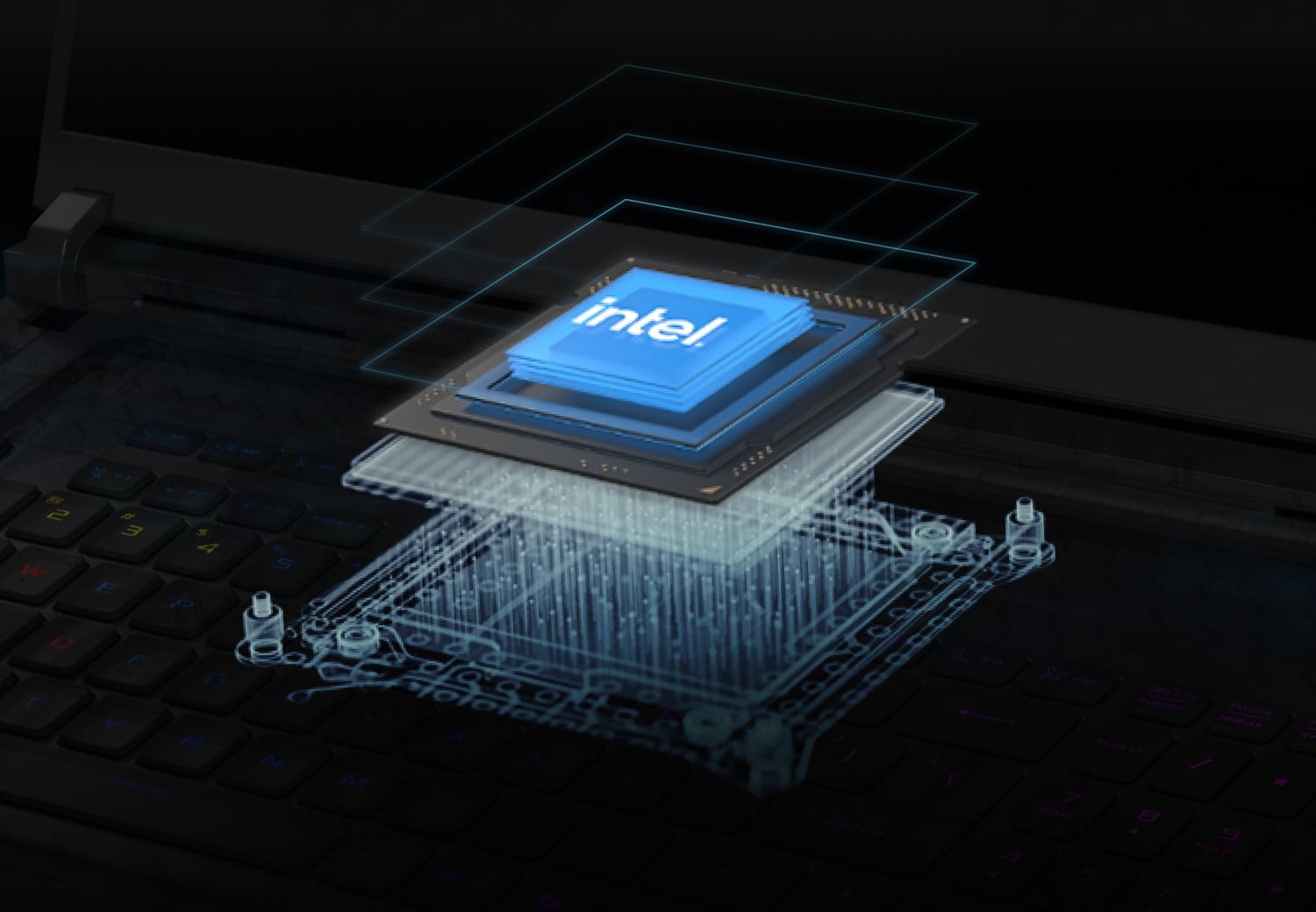 Un processeur Intel apparaissant sous le clavier d'un ordinateur portable.