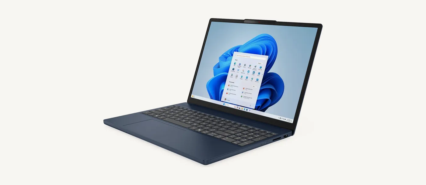 Écran WUXGA 1920 x 1200 au format 16:10 du Lenovo IdeaPad Slim 3 15IRH10, vu de trois quarts