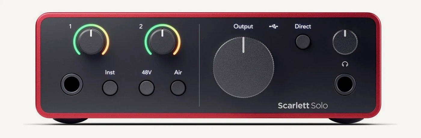 Façade du Scarlett Solo : entrée jack, deux boutons de gain à halo, boutons Inst, 48V et Air, volume Output, bouton Direct et prise casque