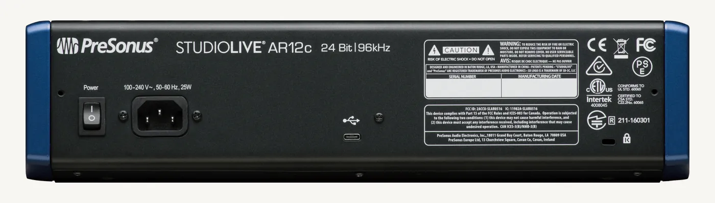 Face arrière de l'AR12c : interrupteur, prise secteur IEC et port USB-C