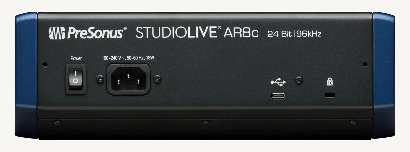 Face arrière de l'AR8c : interrupteur, prise secteur IEC, port USB-C et encoche antivol