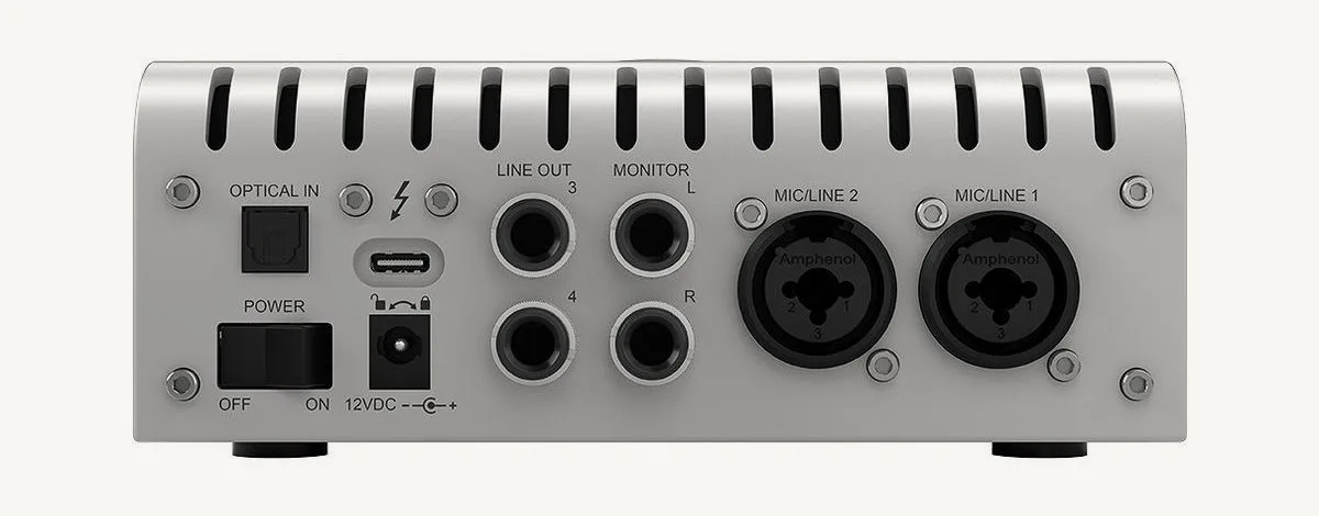 Face arrière de l'Apollo Twin X Gen 2 : entrée optique, port Thunderbolt 3, alimentation 12 V, sorties ligne 3-4, sorties moniteur, deux entrées combo micro et ligne