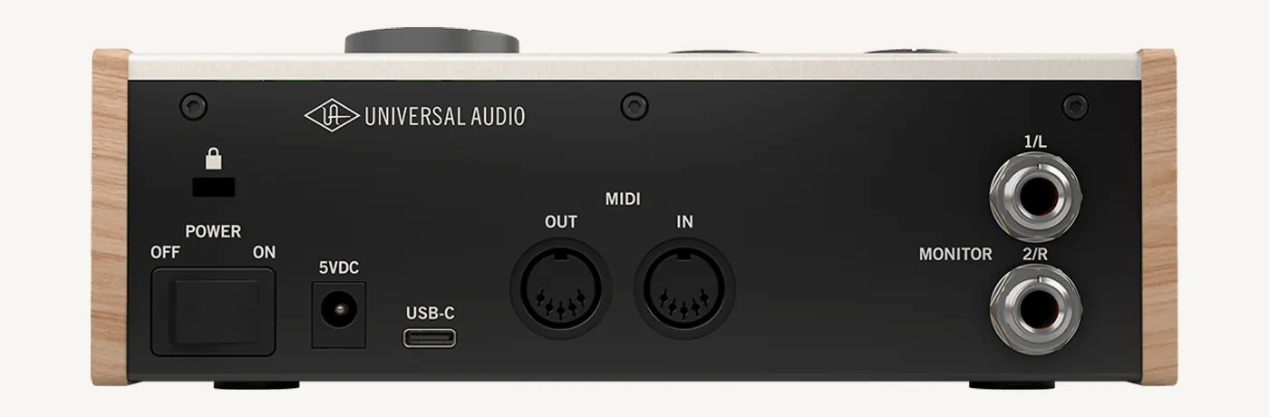 Face arrière de la Volt 276 : interrupteur, entrée 5 V CC, USB-C, MIDI Out et In, sorties Monitor