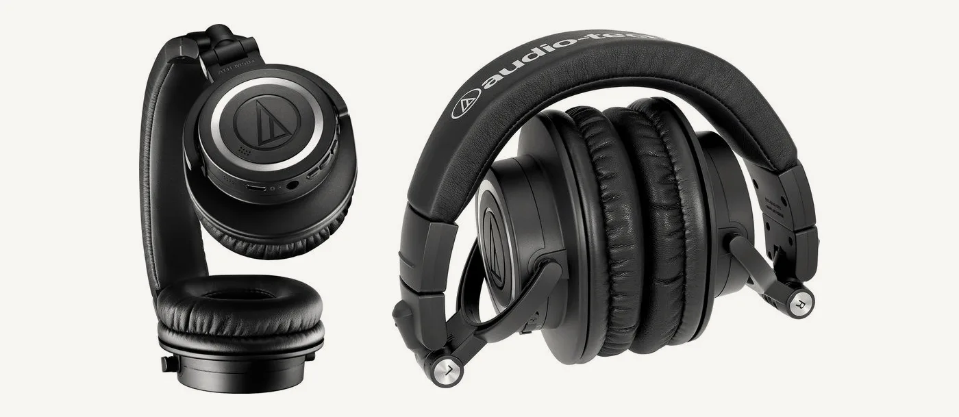 ATH-M50xBT2 coques pivotées montrant les commandes, et le même casque replié