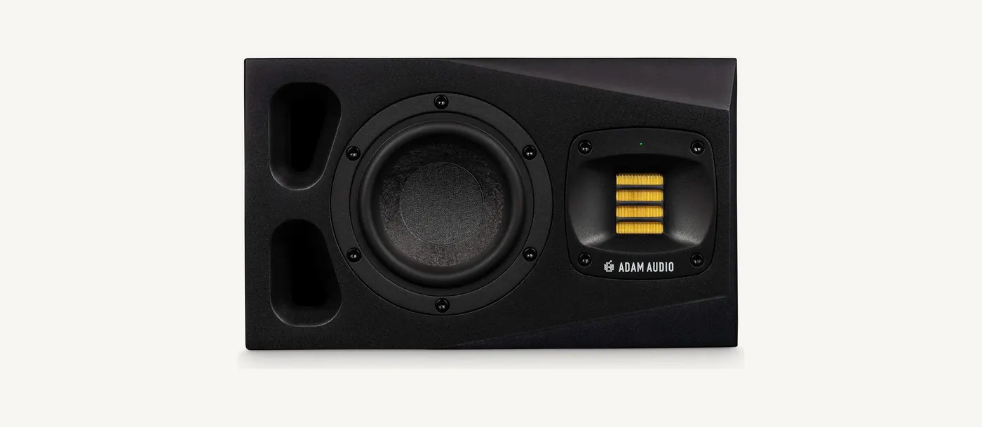 ADAM Audio A4V posé à l'horizontale, module du tweeter X-ART tourné d'un quart de tour à droite du boomer