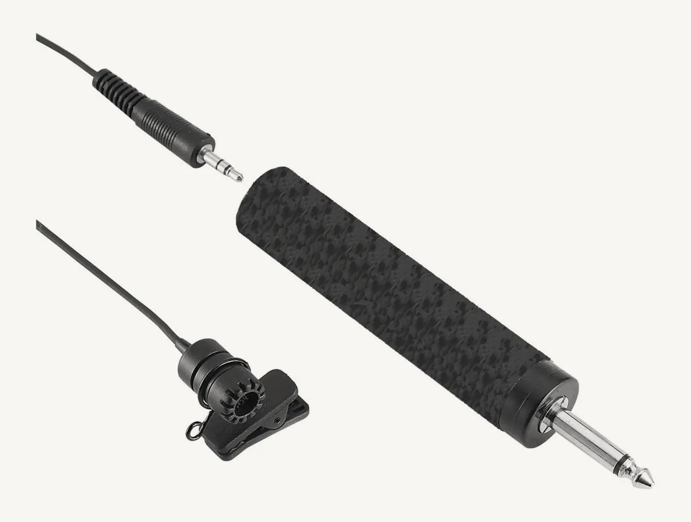 Micro-cravate Superlux EM210 avec sa pince, son câble à fiche 3,5 mm et l’adaptateur à pile PS210