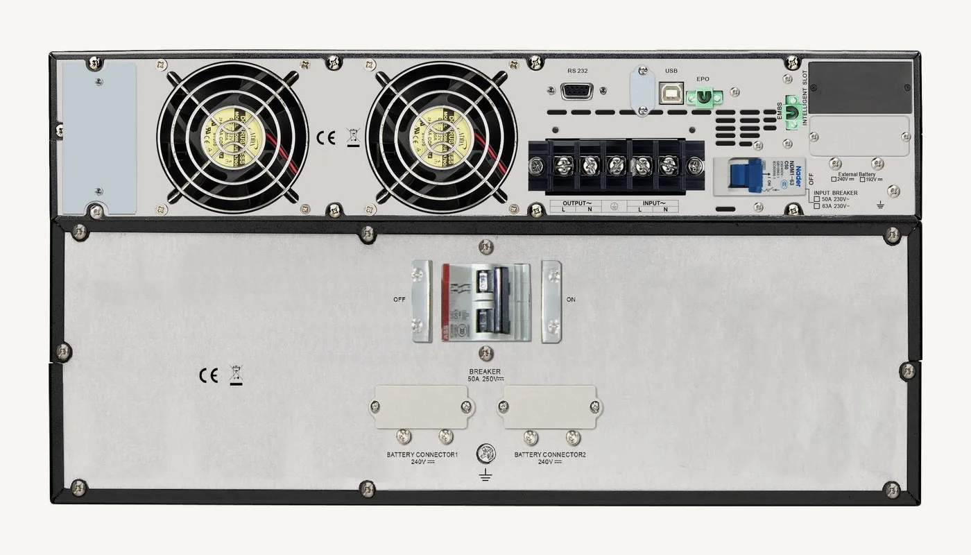 Face arrière de l'APC SRV6KRILRK : module de puissance avec ventilateurs et bornier, pack batteries en dessous